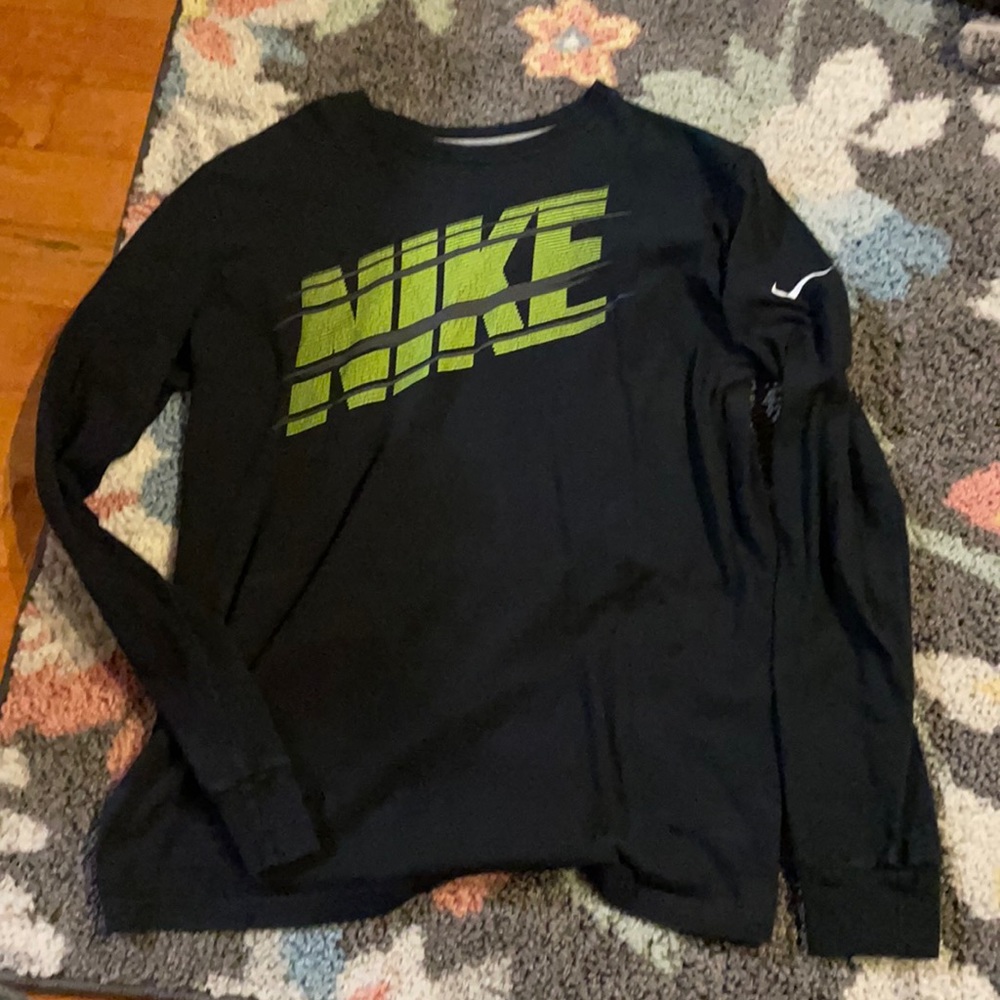 Nike medium black long sleeve t-shirt - Picture 1 of 3